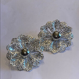 Sarah Coventry Vintage Silver Tone Lightweight Floral Earrings